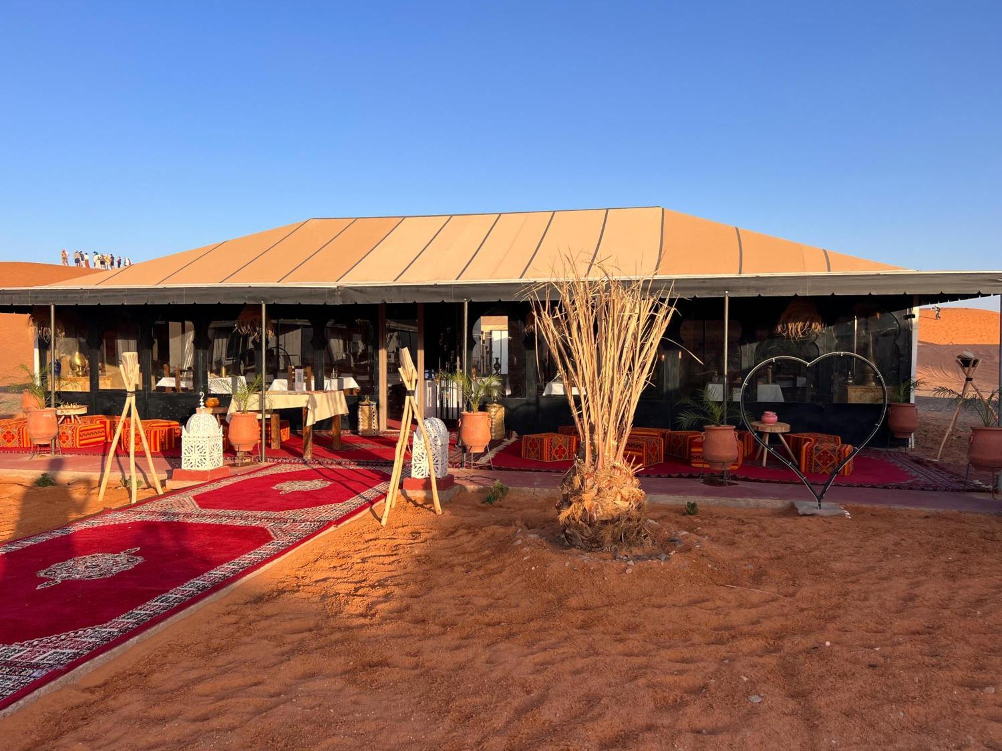 Aladdin Merzouga Camp ภายนอก รูปภาพ